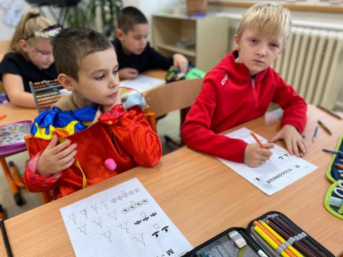 13 strasidelne dopoledne prvnacci