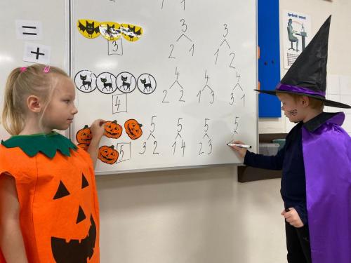 19 strasidelne dopoledne prvnacci