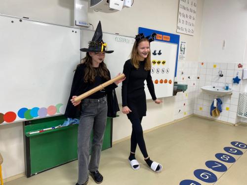 22 strasidelne dopoledne prvnacci