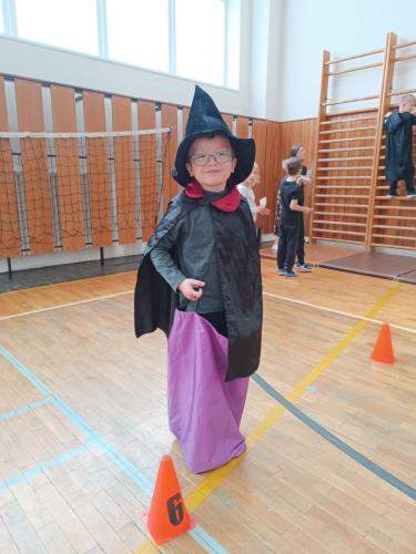 27 strasidelne dopoledne prvnacci