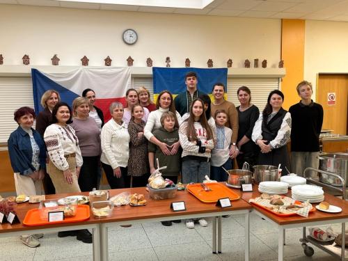 01 jidlo sblizuje 2025