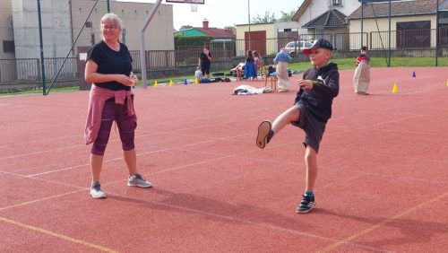 122 den deti 1 stupen