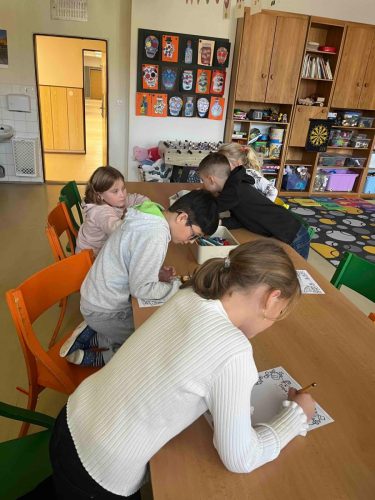 17 listopad smajlici