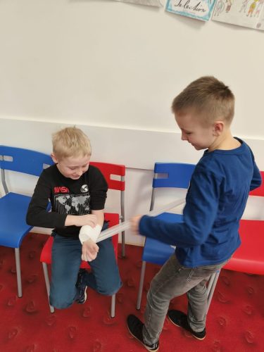 16 prvni pomoc 2 trida