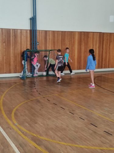 07 cestovatele zima SD