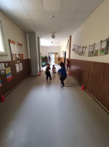 13 cestovatele zima SD