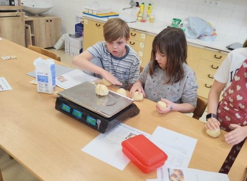 12 peceni brezen 2026