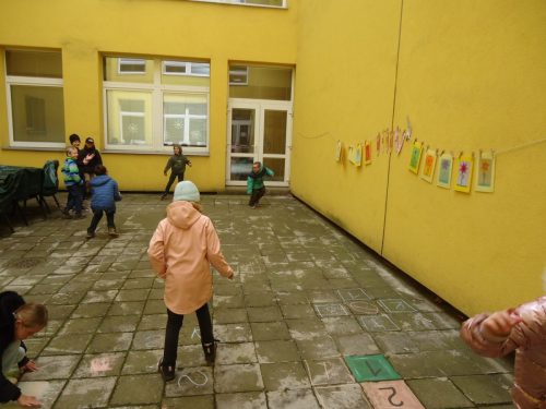 01 brezen skritci sd