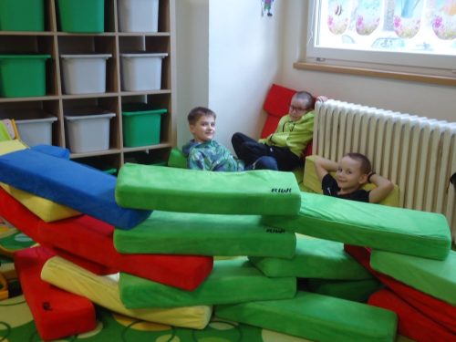 12 brezen skritci sd